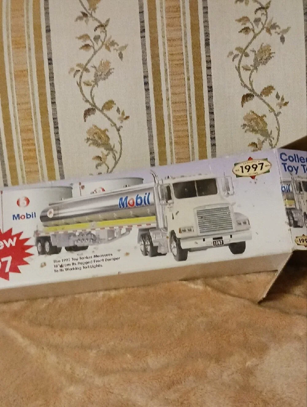 Mobil 1997 Limited Edition Toy Tanker Truck - White